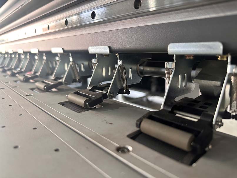 壓輪設(shè)計 確保材料平整