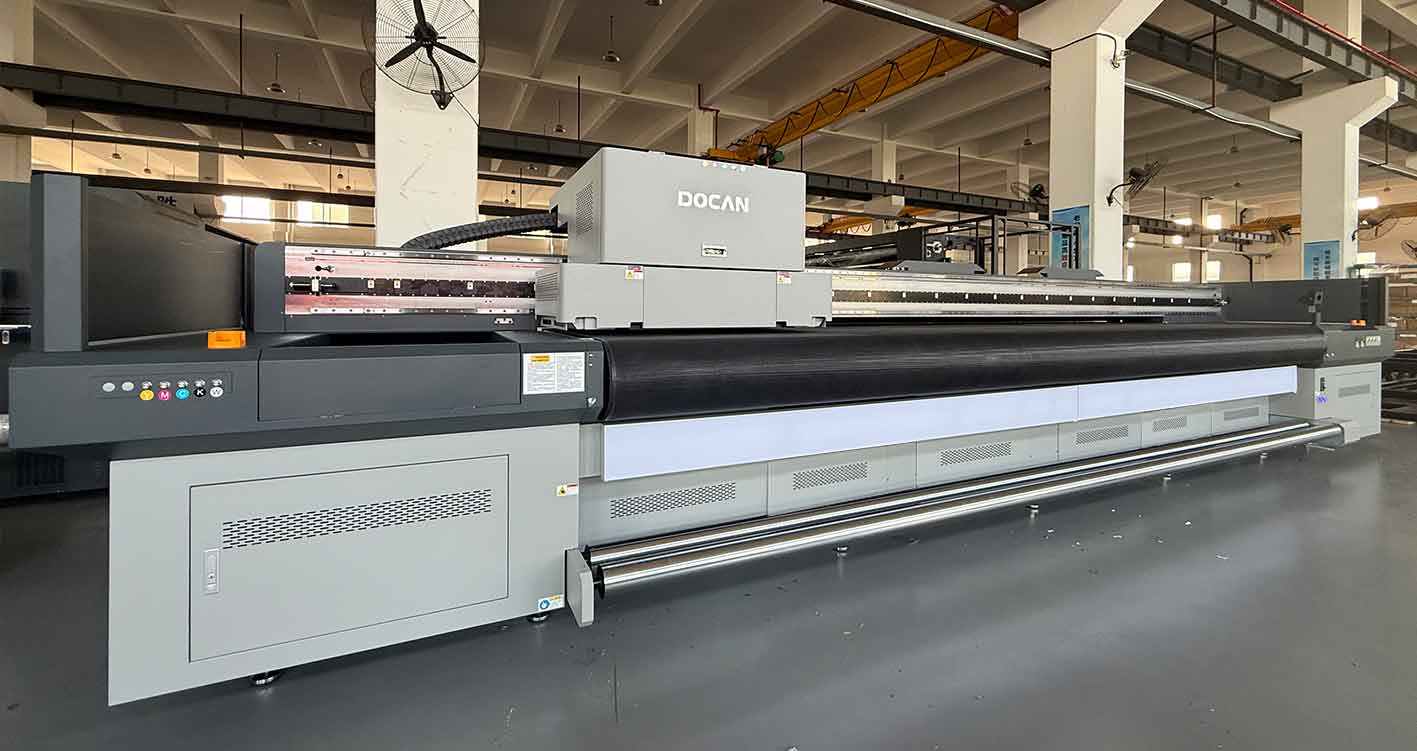 行業(yè)首臺5.2米工業(yè)級導(dǎo)帶噴墨UV打印機(jī)締造者